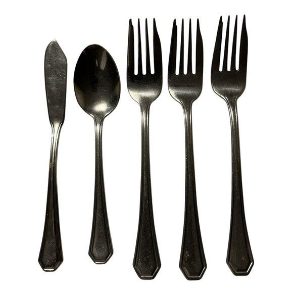 Set of 5 CASINO Wallace 18/10 Glossy Stainless Flatware Silverware Indonesia - Picture 1 of 5